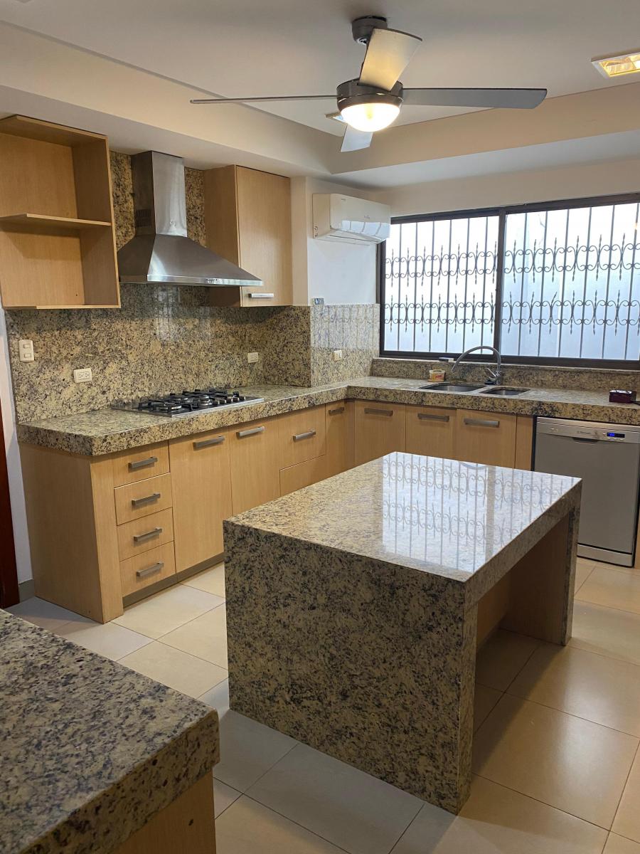 Vendo Casa en Urb. Los Parques, Guayas — imagen 7