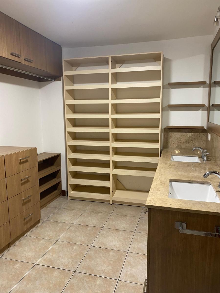 Vendo Casa en Urb. Los Parques, Guayas — imagen 2
