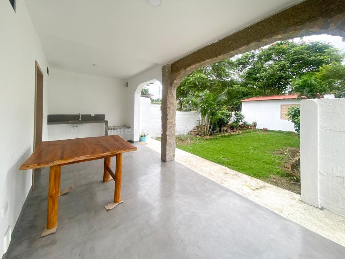 Casa Remodelada con 4 Departamentos por Estrenar a 1 Cuadra de La Playa de Olón — imagen 9