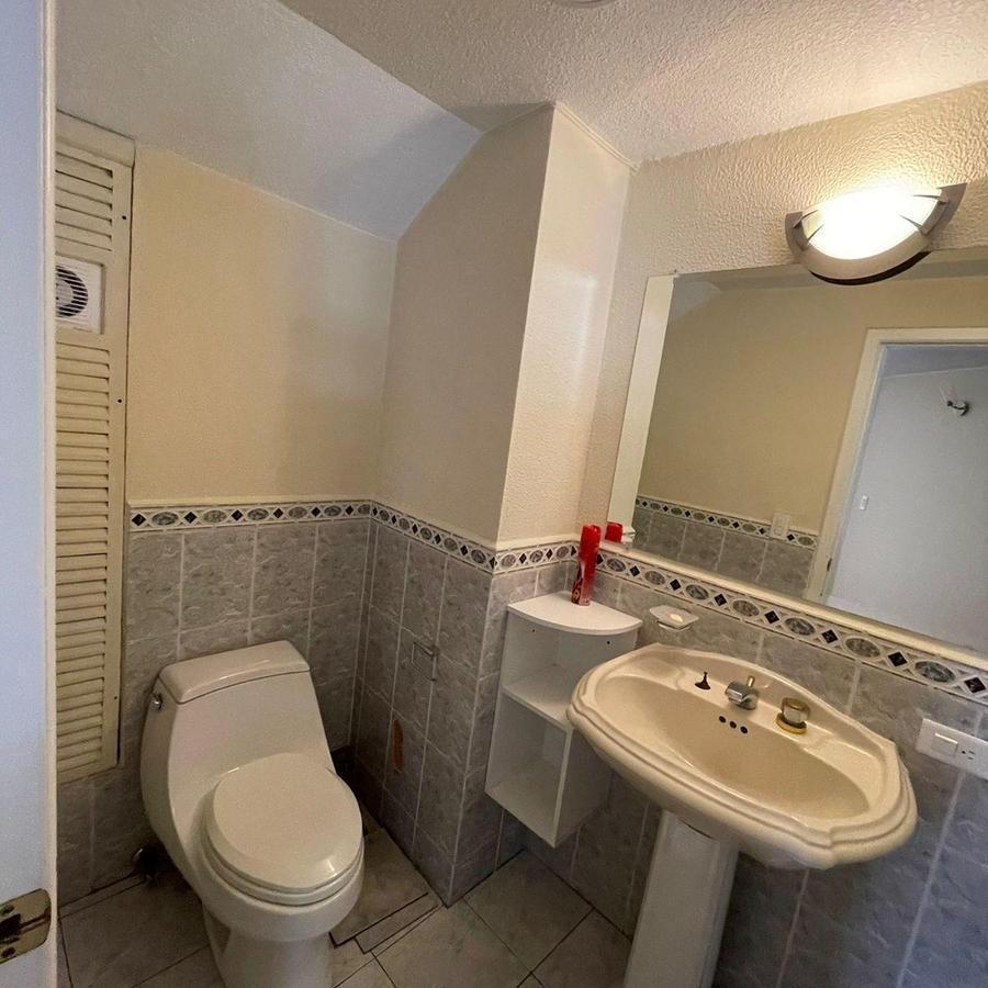 Venta de Amplio y Lujoso Dúplex Dentro de La Urbanización Bromelias — imagen 4