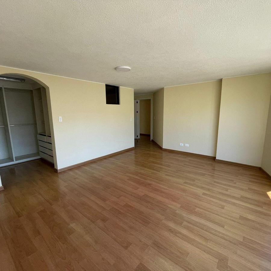 Venta de Amplio y Lujoso Dúplex Dentro de La Urbanización Bromelias — imagen 2