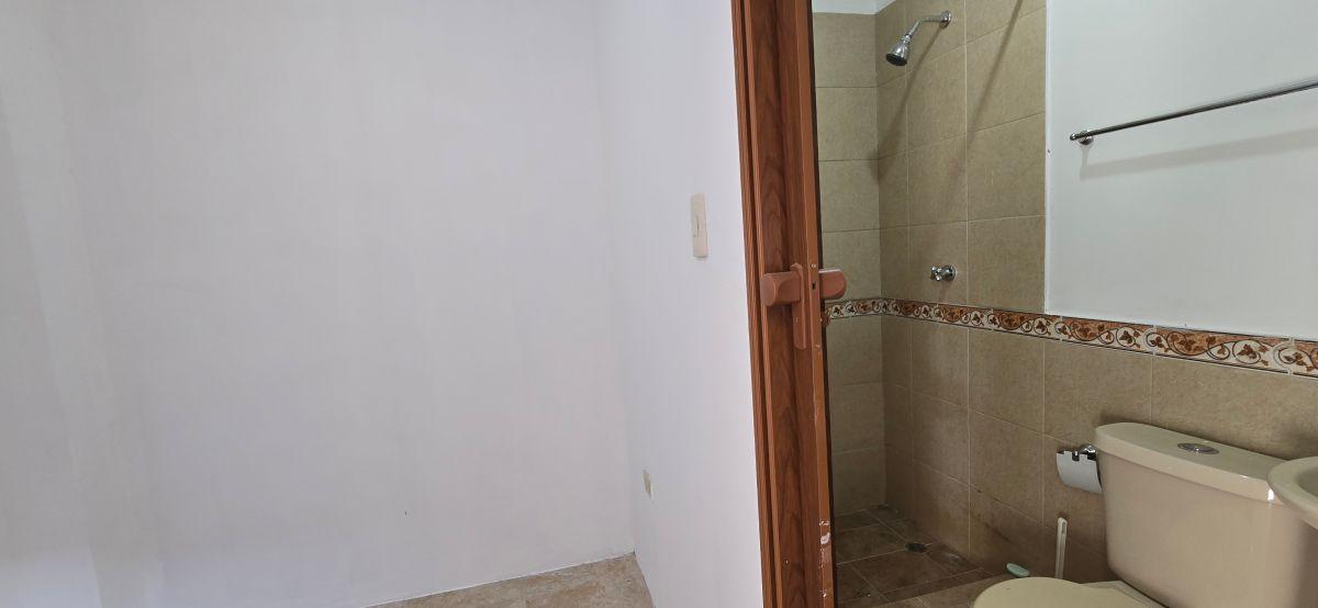 Casa en Venta en Guayacanes Norte de Guayaquil 3 Dorm. Seguridad $112.000, Guayas — imagen 2