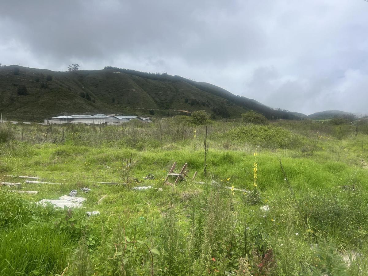 Mitad del Mundo Terreno de Venta Industrial — imagen 9