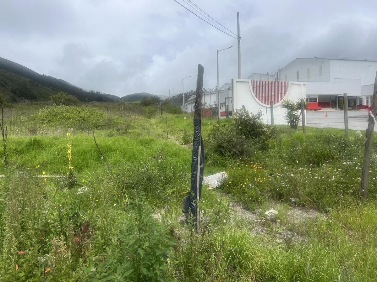 Mitad del Mundo Terreno de Venta Industrial — imagen 7