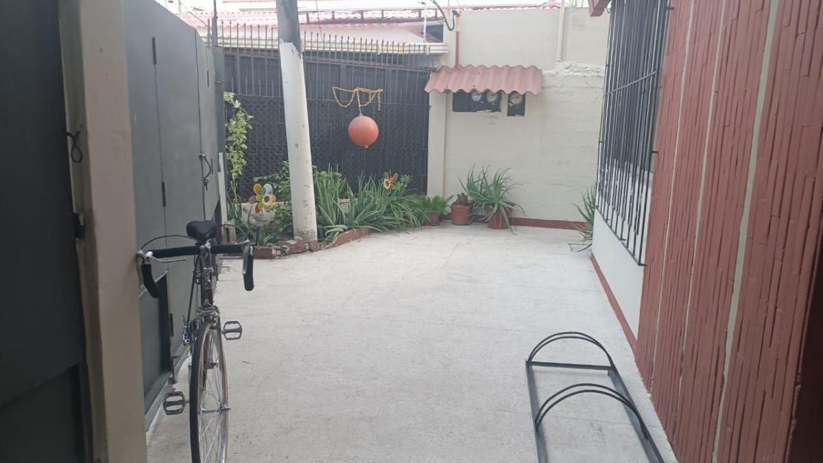 En Venta Casa Rentera con Piscina - Cdla Albatros - Kennedy (Alexca), Guayas — imagen 10