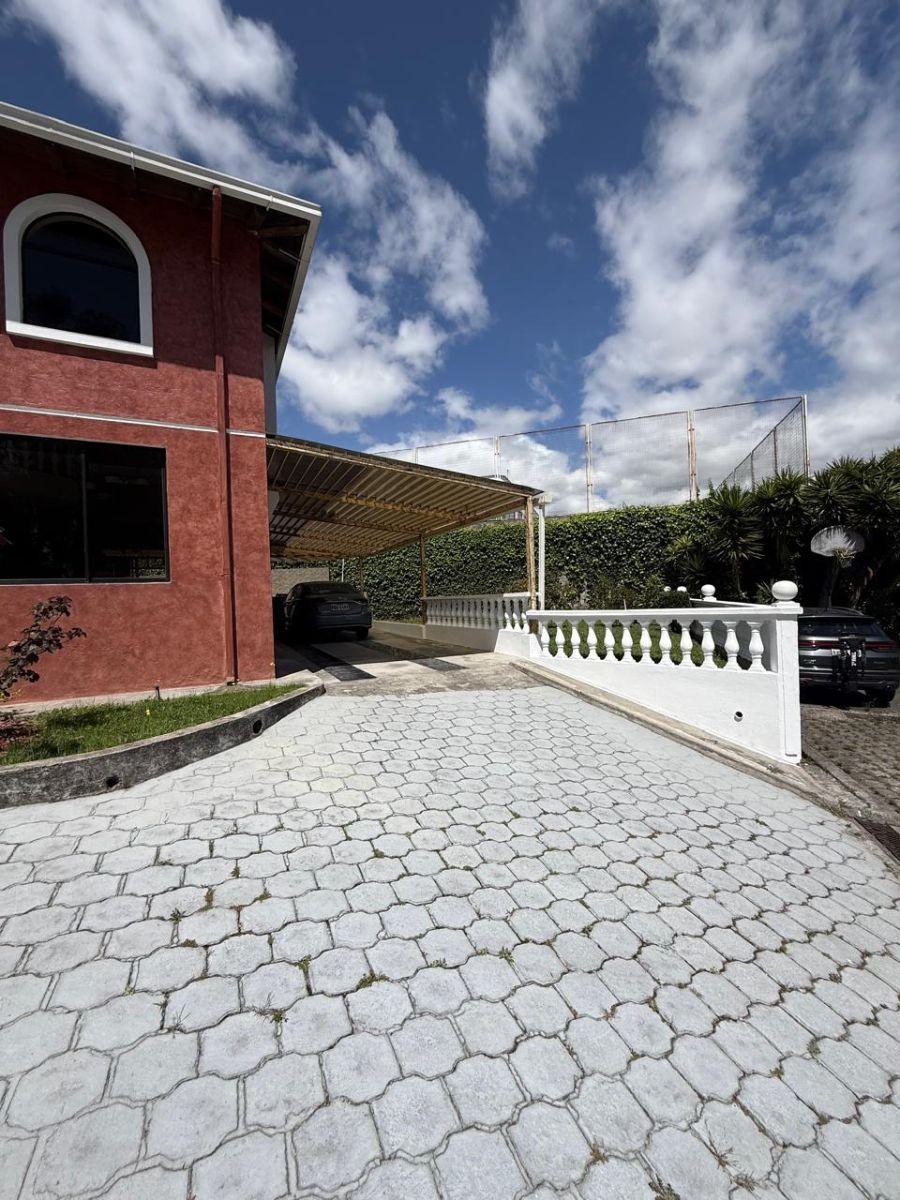 Casa Totalmente Remodelada, 4 Habitaciones, Urbanización Campo Alegre, Monteserrin — imagen 8
