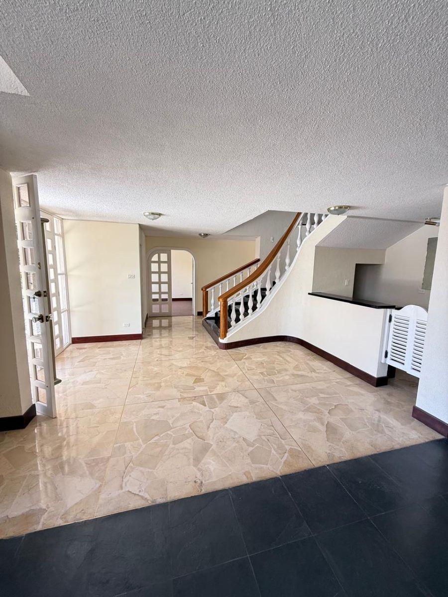 Casa Totalmente Remodelada, 4 Habitaciones, Urbanización Campo Alegre, Monteserrin — imagen 6