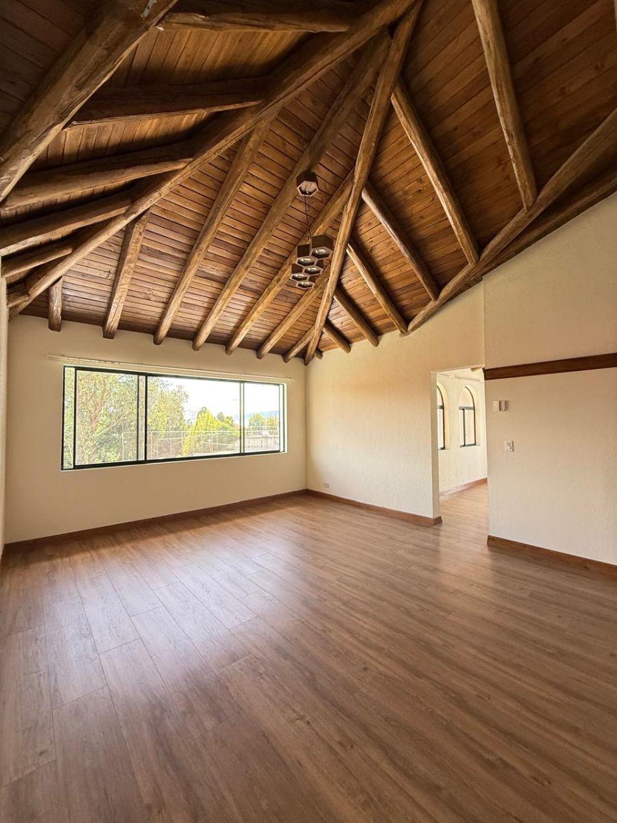 Casa Totalmente Remodelada, 4 Habitaciones, Urbanización Campo Alegre, Monteserrin — imagen 3