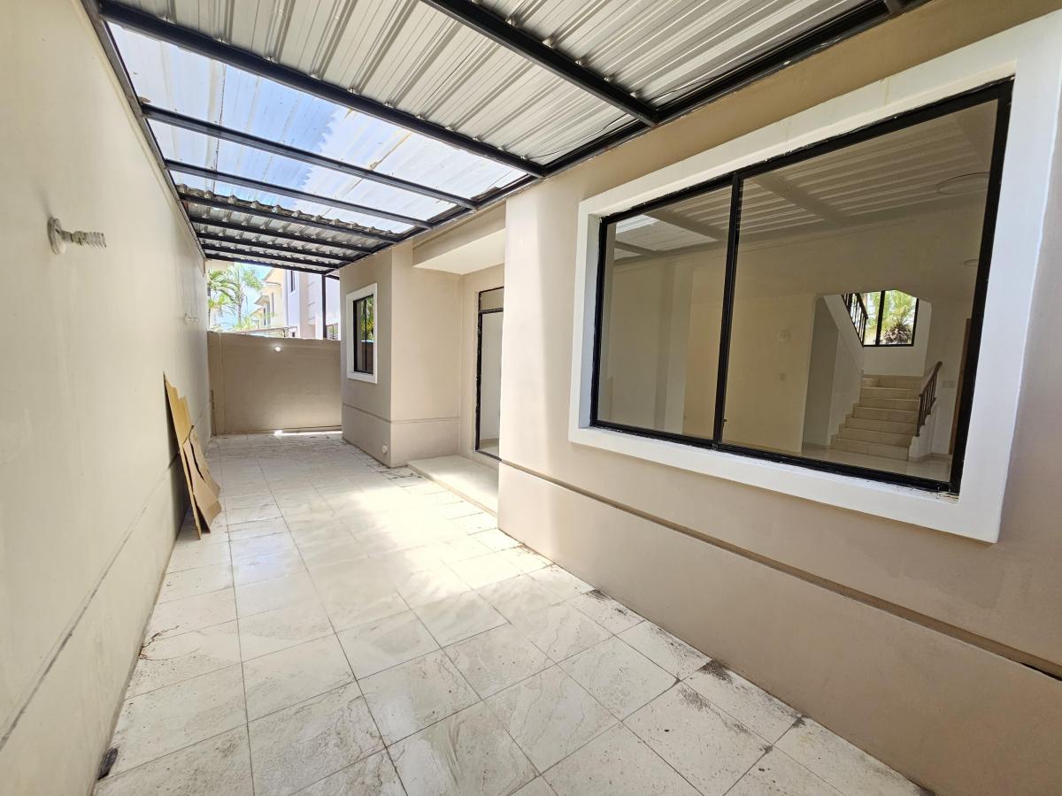 En Venta Casa en La Urbanizacion Portofino - Via a La Costa, Guayas — imagen 4