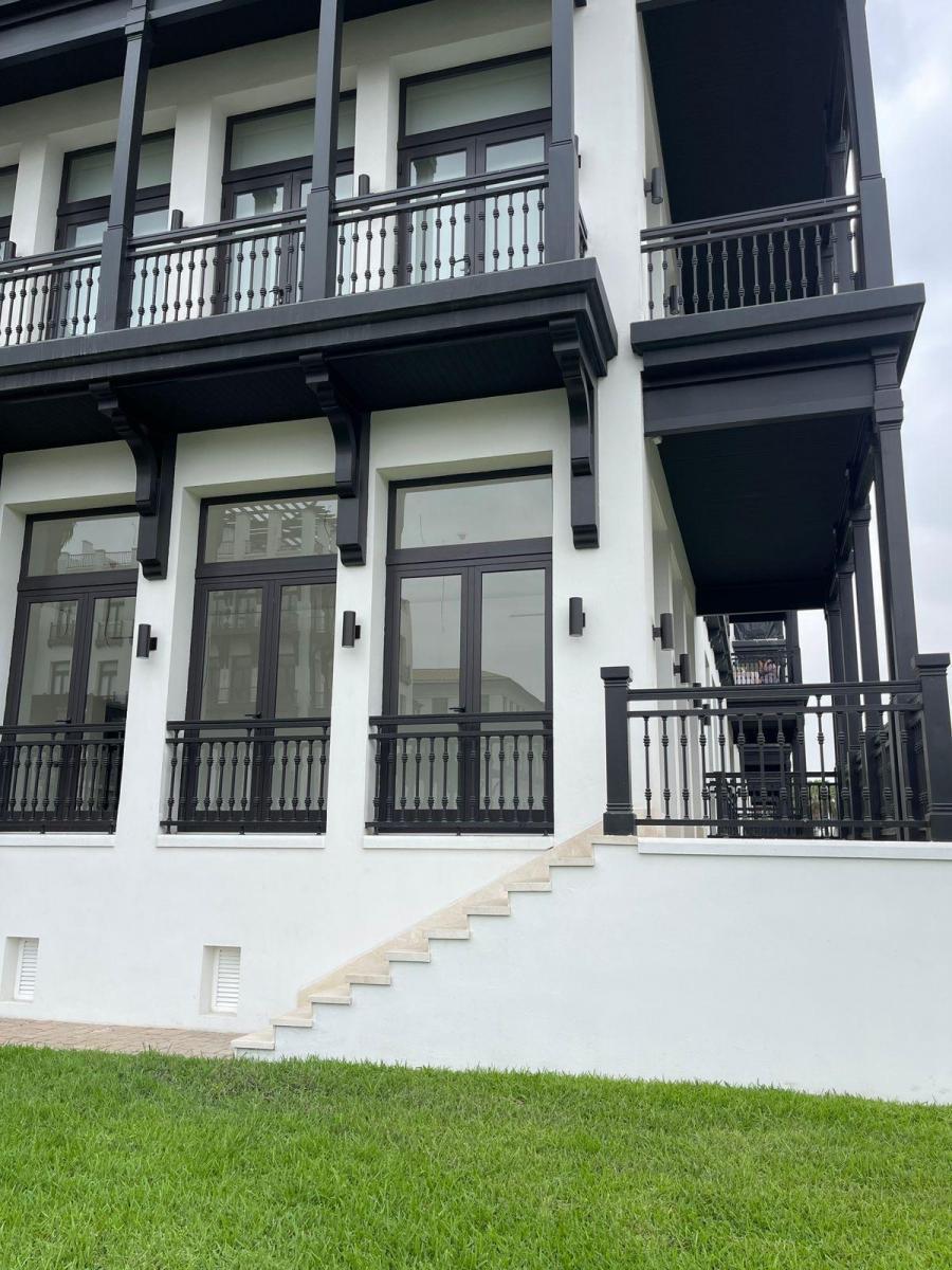 Plaza Lagos - Departamento de Lujo con Vista Al Lago en Venta - 6.5 Sambrondon, Guayas — imagen 8