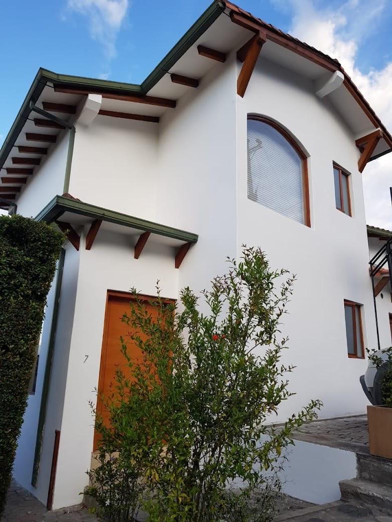 Casa a 3 Minutos de La Ruta Viva - Urb. Pallares Meneses — imagen 8