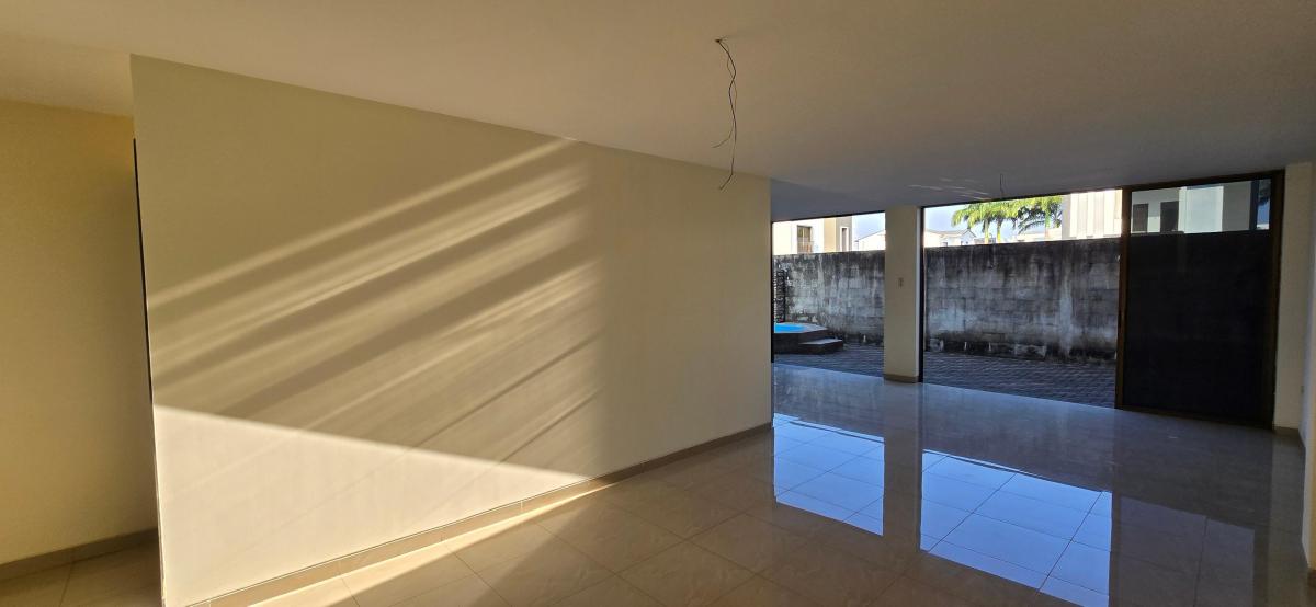Vendo Casa Cerca del Centro Comercial El Dorado 3 Dorm. en Mallorca Village, Guayas — imagen 10