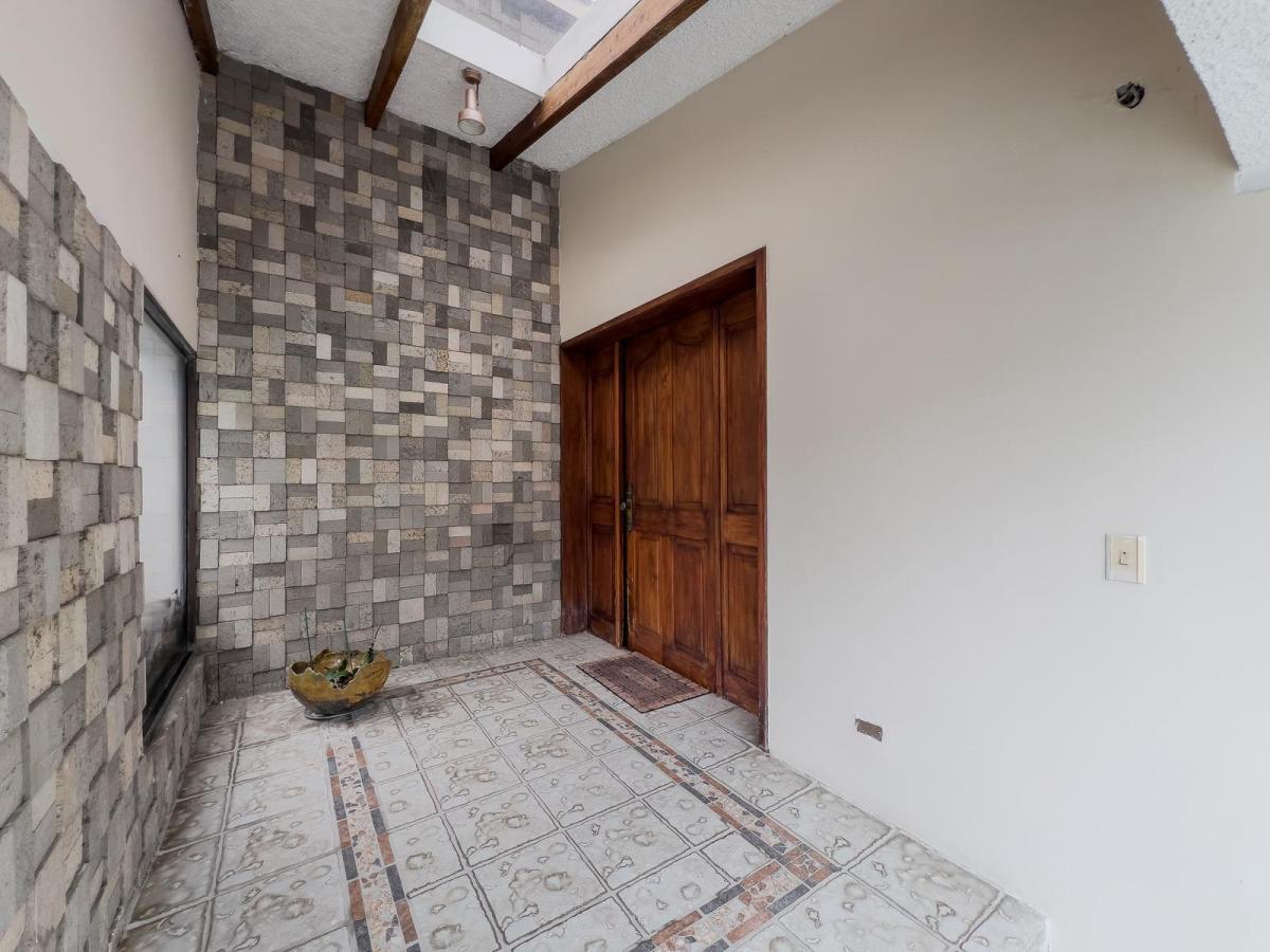 Casa de Venta Ubicada Dentro de Urbanización Muy Segura y Exclusiva, Sector Colegio Menor — imagen 6