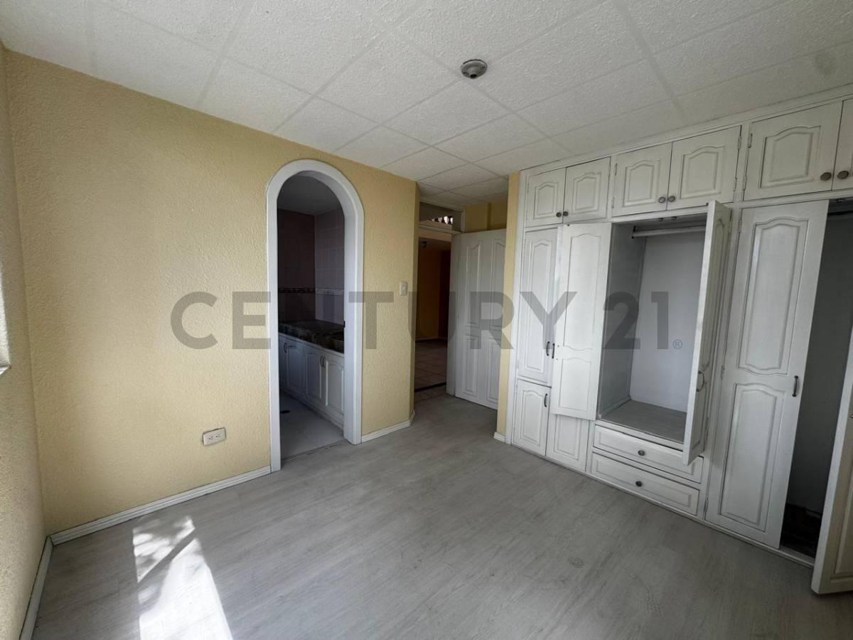Casa Familiar en Venta de 4 Dorm. en Conocoto, Sector Santa María — imagen 3