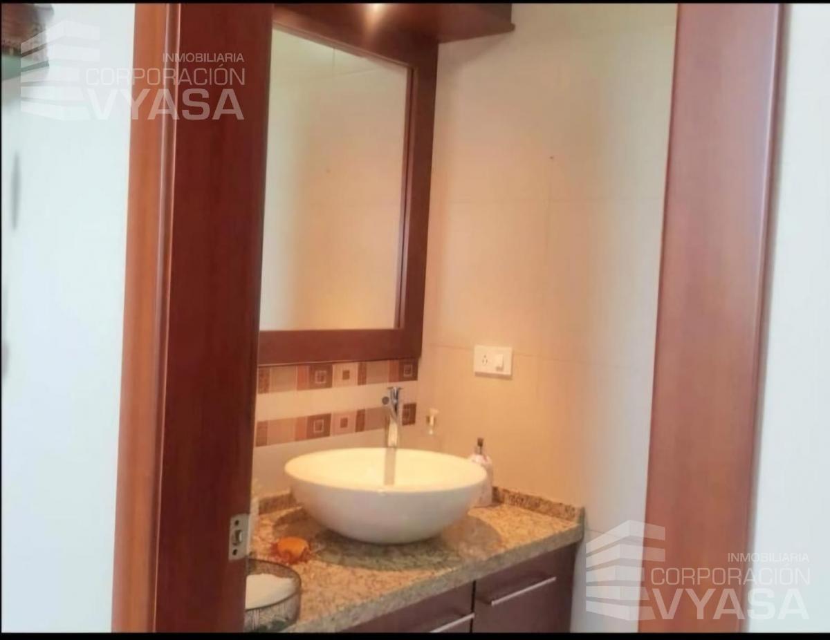 Carcelén, Bonito Dúplex de 228 m² en Venta de 3 Dorm. — imagen 2