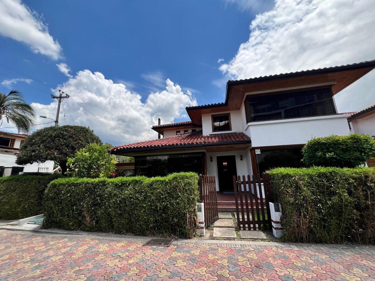 Vendo, Casa de 1800 m² con 4 Habitaciones en Cumbayá — imagen 10