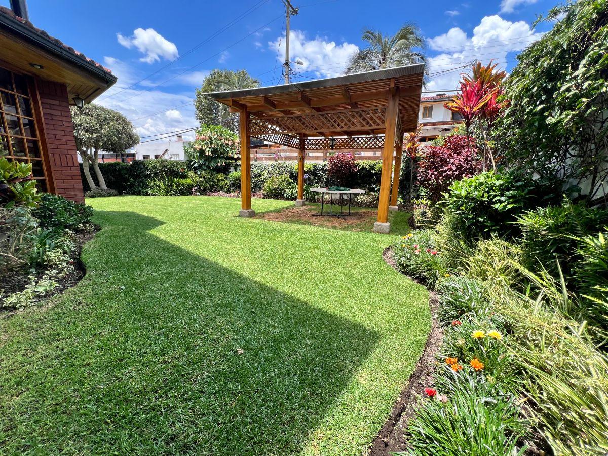 Vendo, Casa de 1800 m² con 4 Habitaciones en Cumbayá — imagen 9