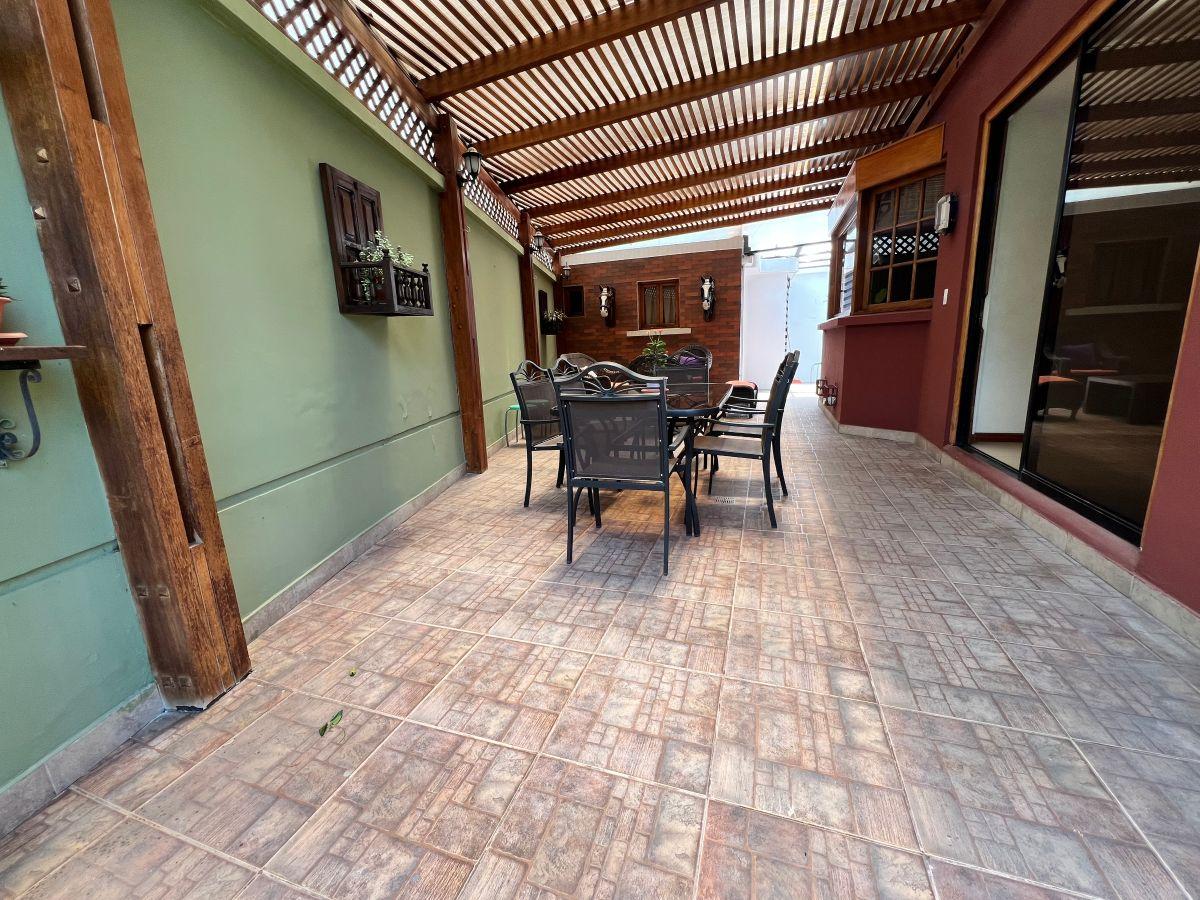 Vendo, Casa de 1800 m² con 4 Habitaciones en Cumbayá — imagen 6