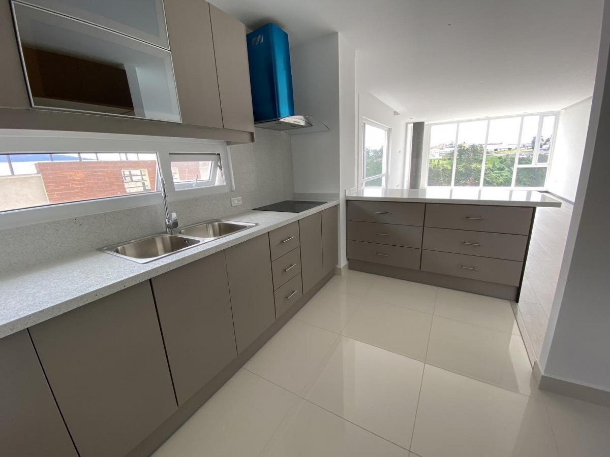 Departamento de Venta 3 Dorm. en Monteserrín, Quito — imagen 10
