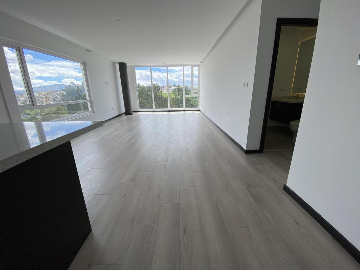 Departamento de Venta 3 Dorm. en Monteserrín, Quito — imagen 7