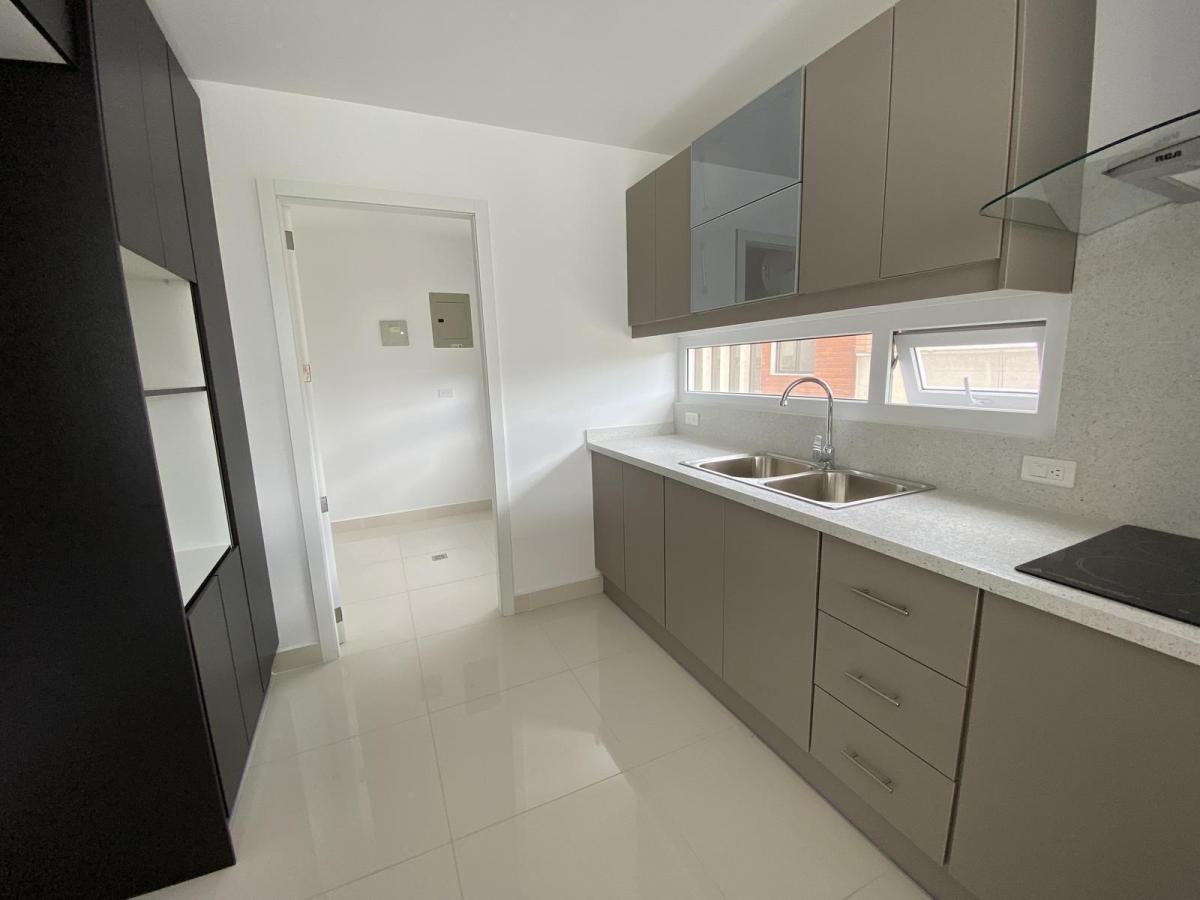 Departamento de Venta 3 Dorm. en Monteserrín, Quito — imagen 6