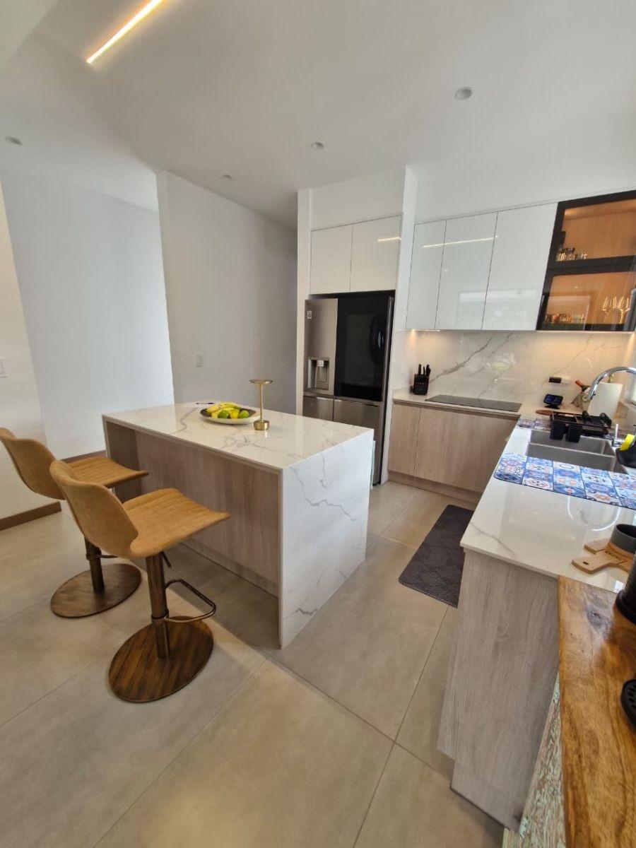 Exclusividad y Confort en un Departamento de Lujo Dentro de Urbanización Privada — imagen 10