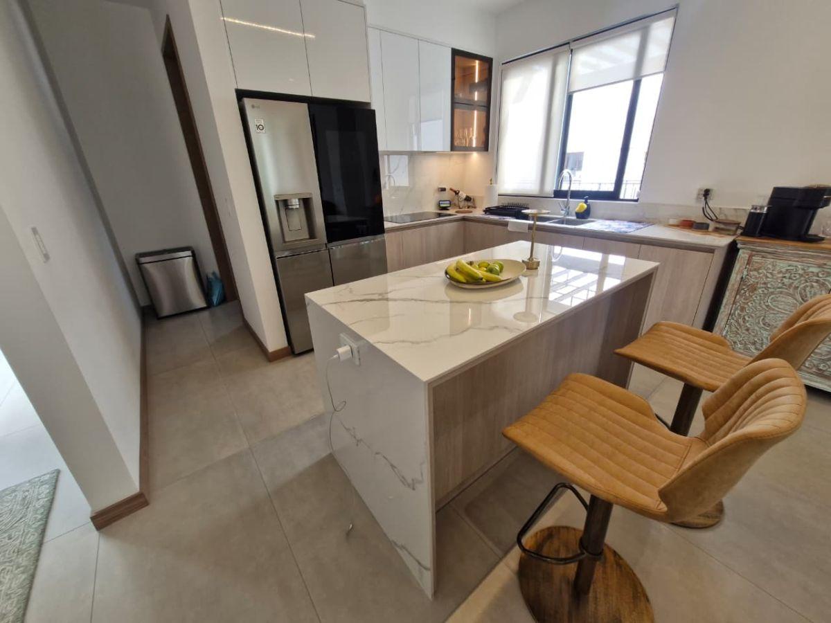 Exclusividad y Confort en un Departamento de Lujo Dentro de Urbanización Privada — imagen 8