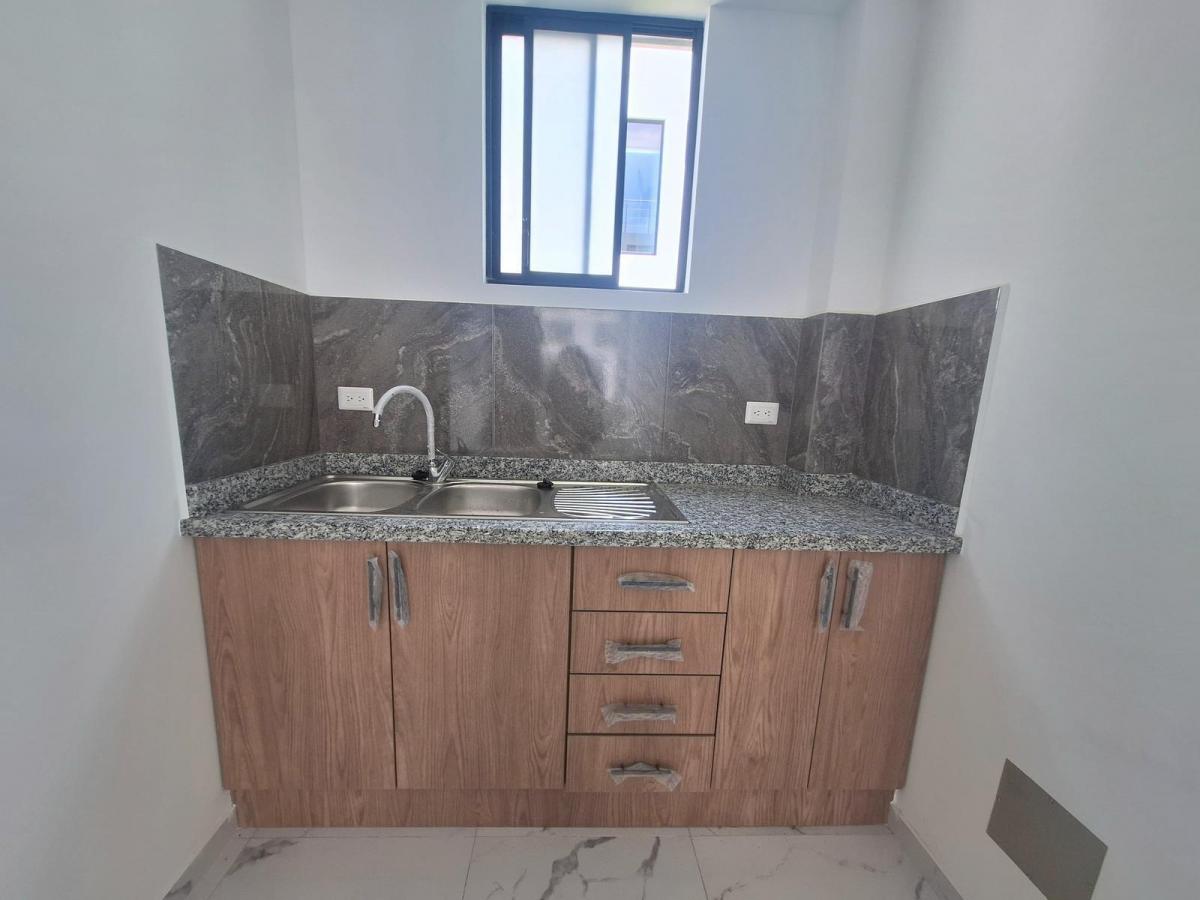 Suite de Venta, con Parqueadero, en Llano Grande — imagen 8