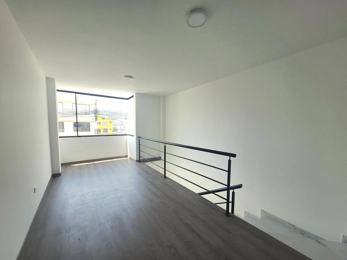Suite de Venta, con Parqueadero, en Llano Grande — imagen 6