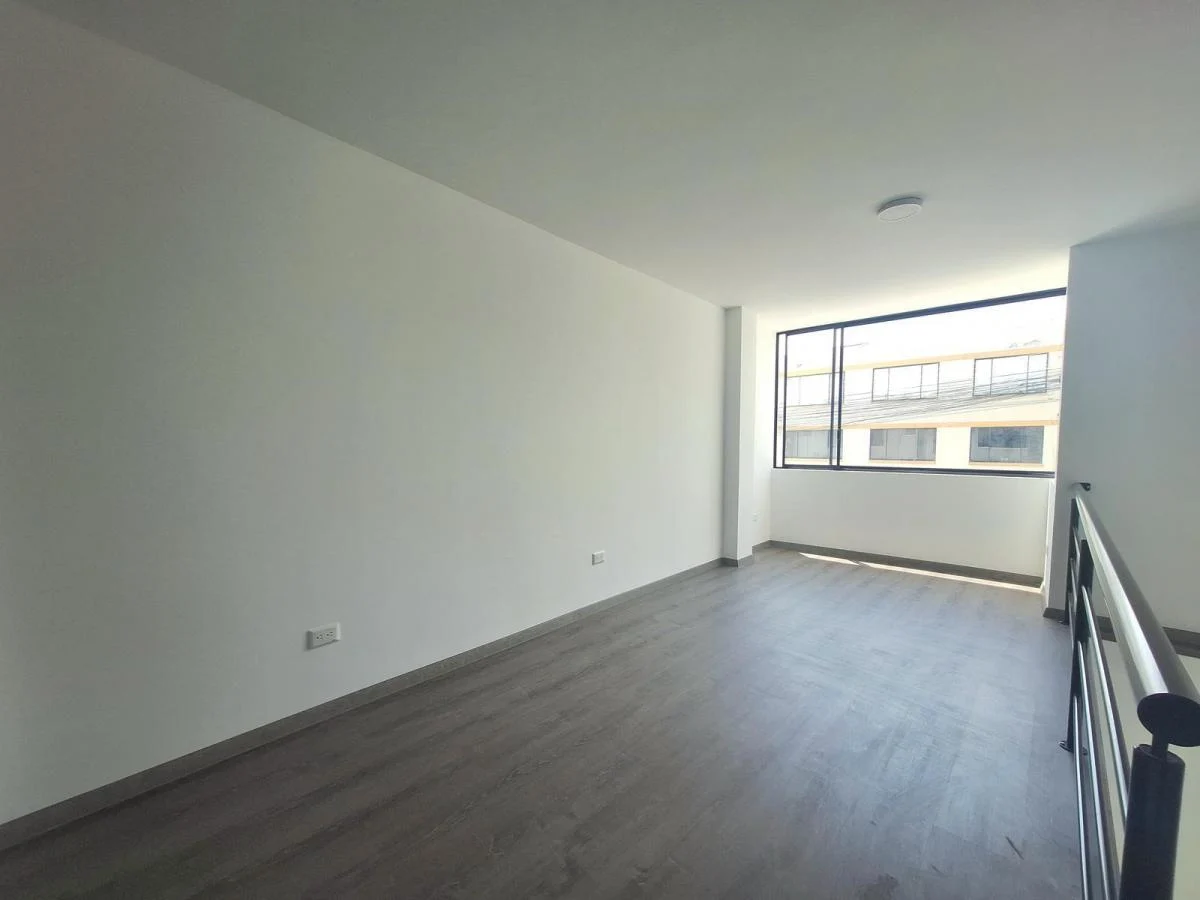 Suite de Venta, con Parqueadero, en Llano Grande — imagen 5