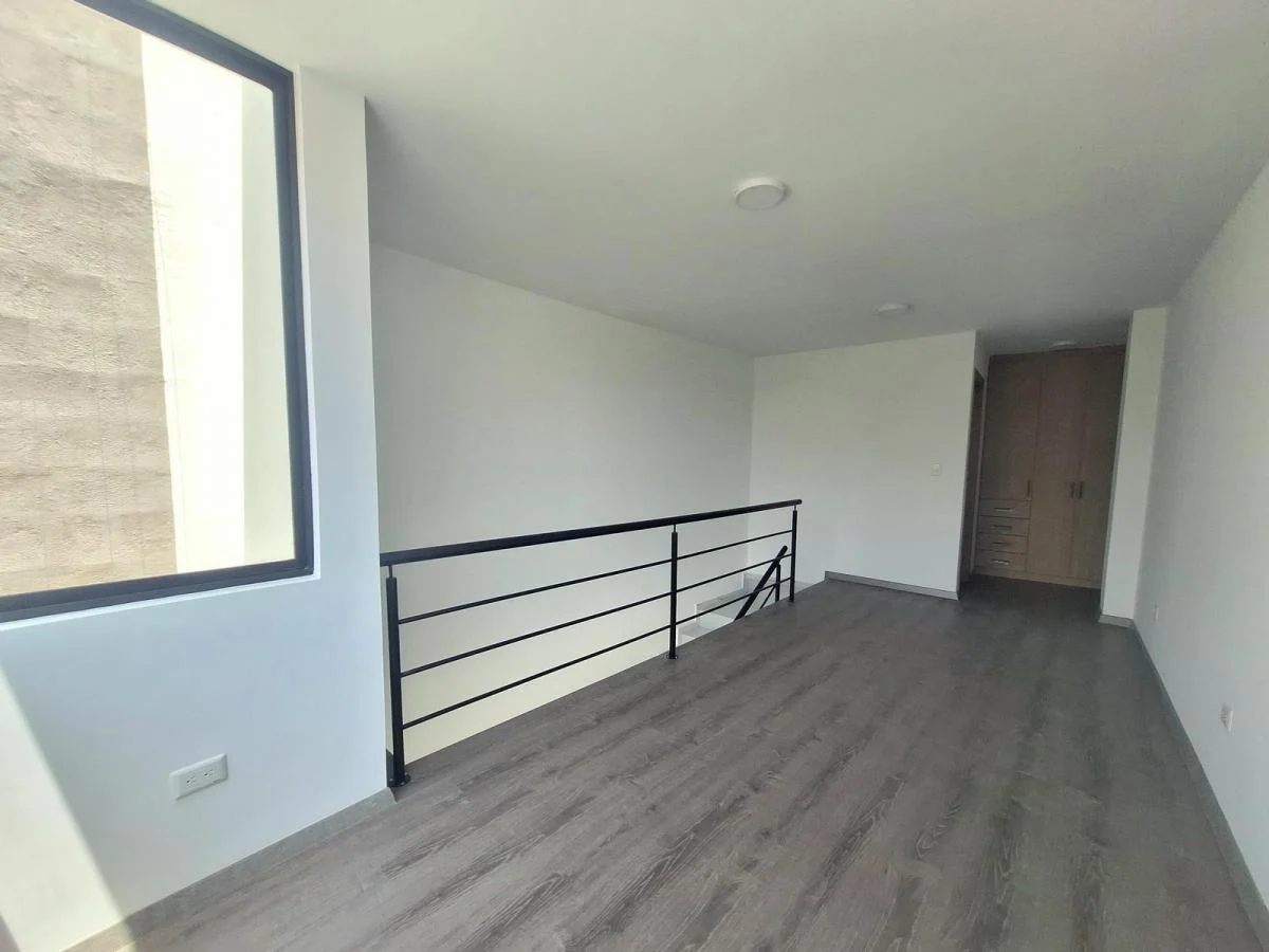 Suite de Venta, con Parqueadero, en Llano Grande — imagen 4
