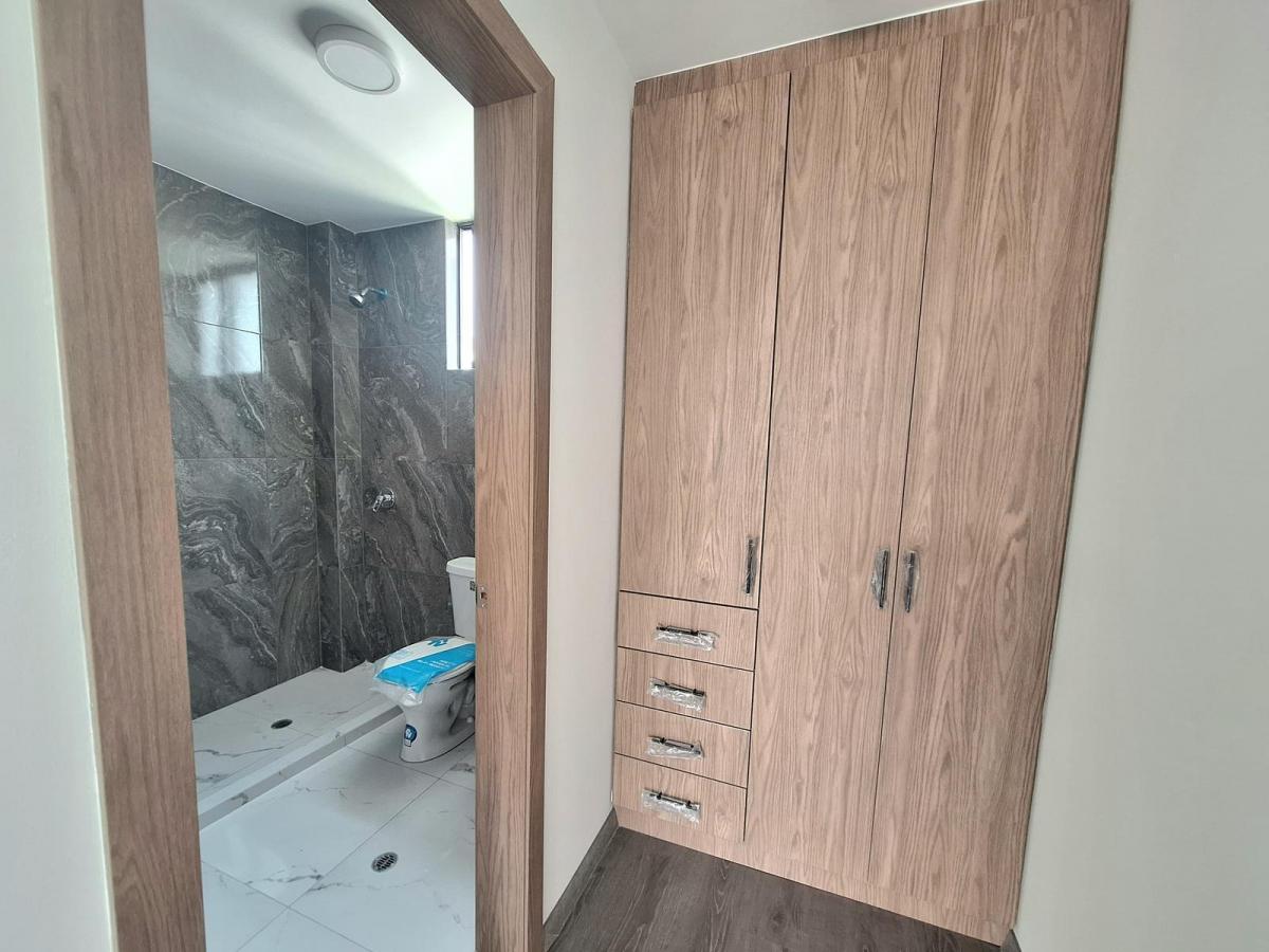 Suite de Venta, con Parqueadero, en Llano Grande — imagen 3