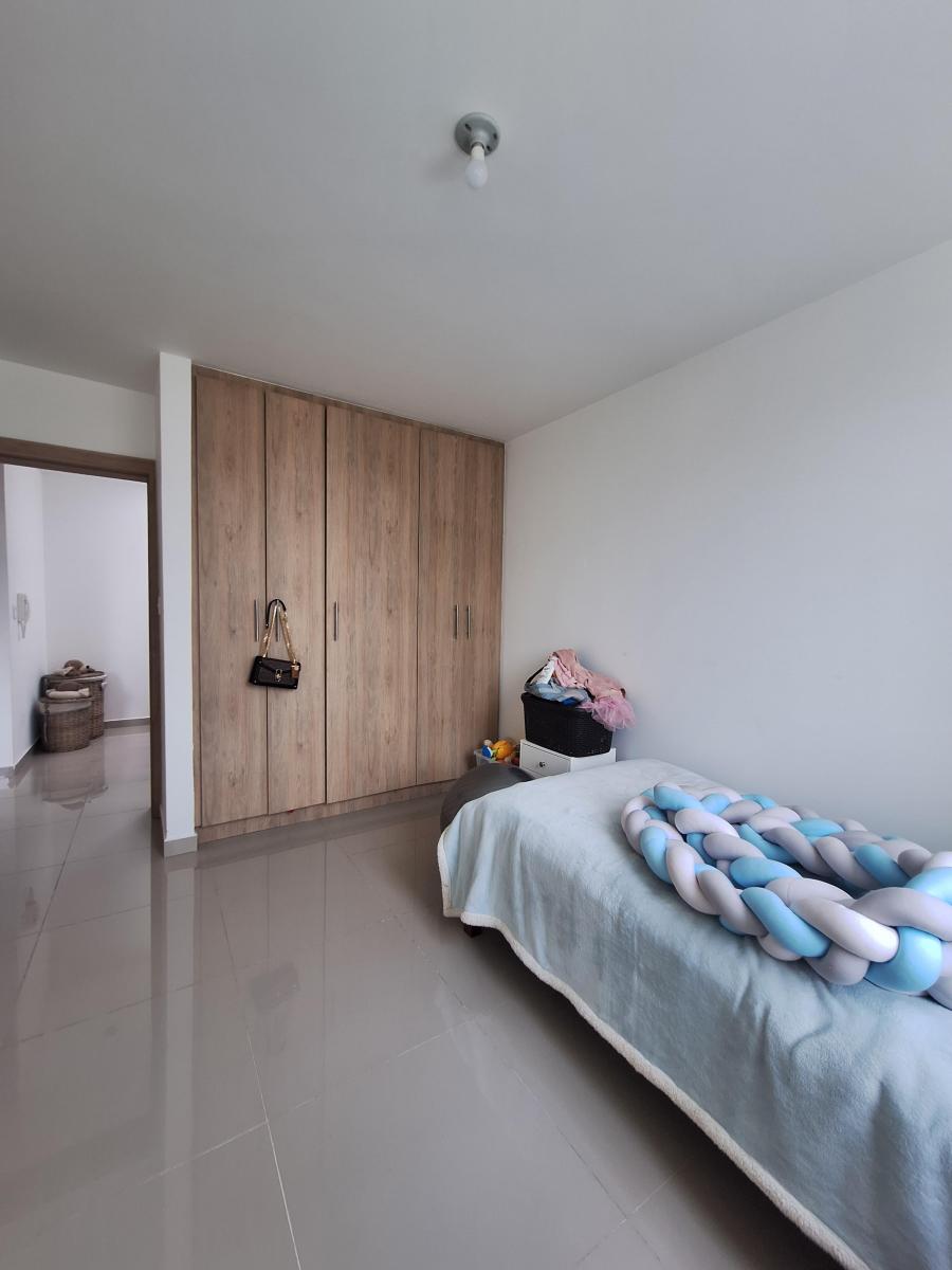 Dentro de Urb. con Seguridad Amplia y Bonita Casa en Venta — imagen 6