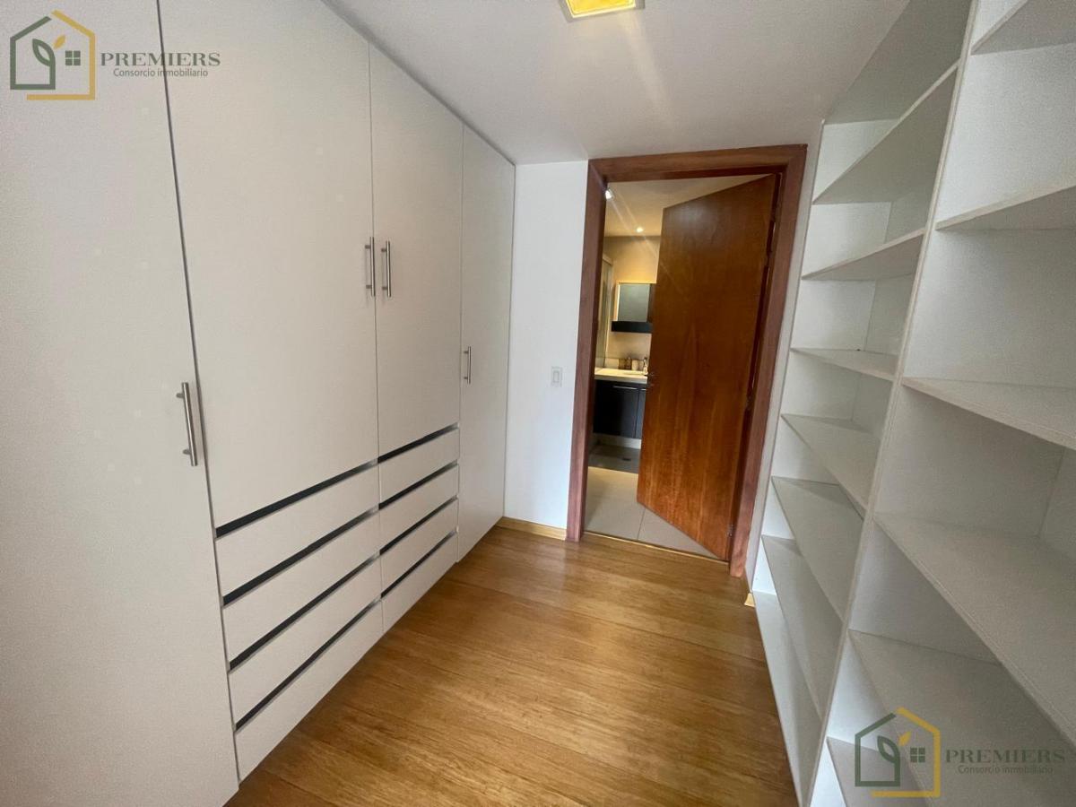 Departamento Duplex en La Quiteño Libre Cerca Al Go Quito Hotel — imagen 8
