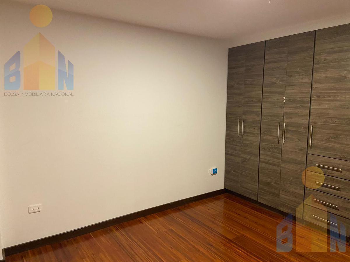 Venta Oportunidad Departamento Amplio Patio Elegante Sector Ecopark Monteserrin — imagen 6