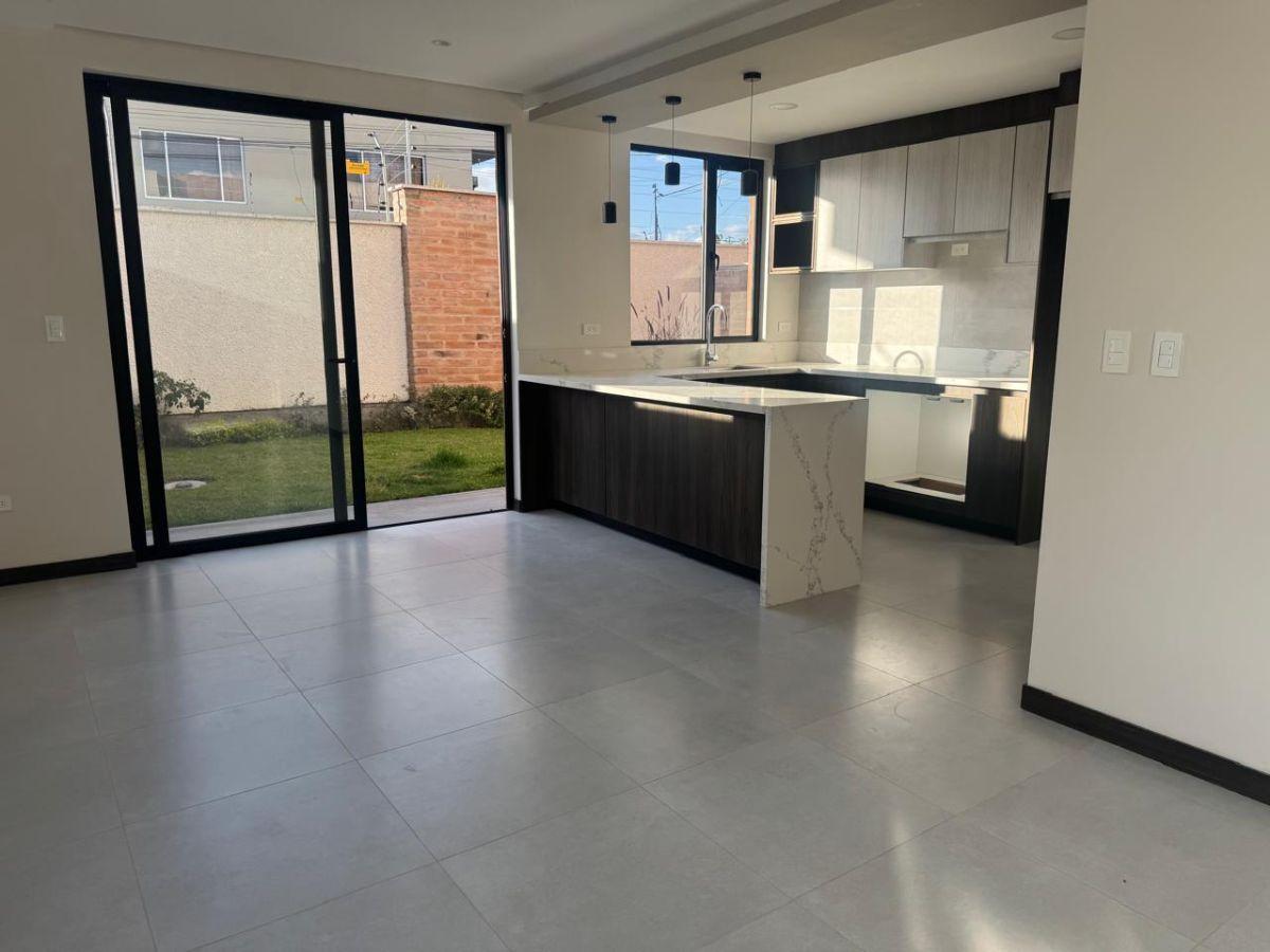 Oportunidad. casa con 249 m² y 3 Habitaciones en Venta en Puembo — imagen 8