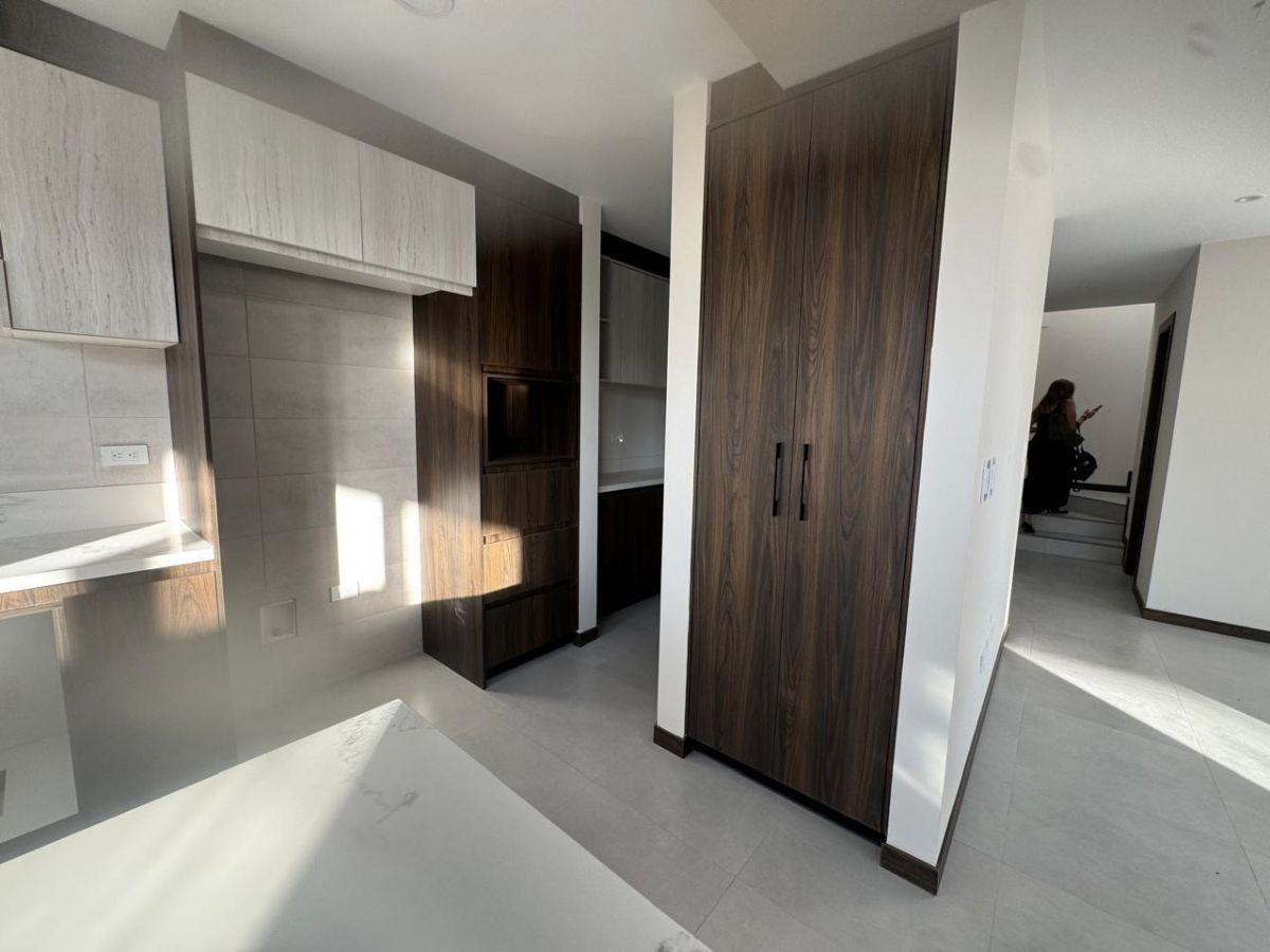 Oportunidad. casa con 249 m² y 3 Habitaciones en Venta en Puembo — imagen 6