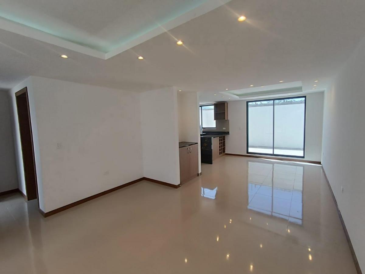 Dúplex en Venta con Terraza Privada – Kartódromo, San Antonio de Pichincha — imagen 9