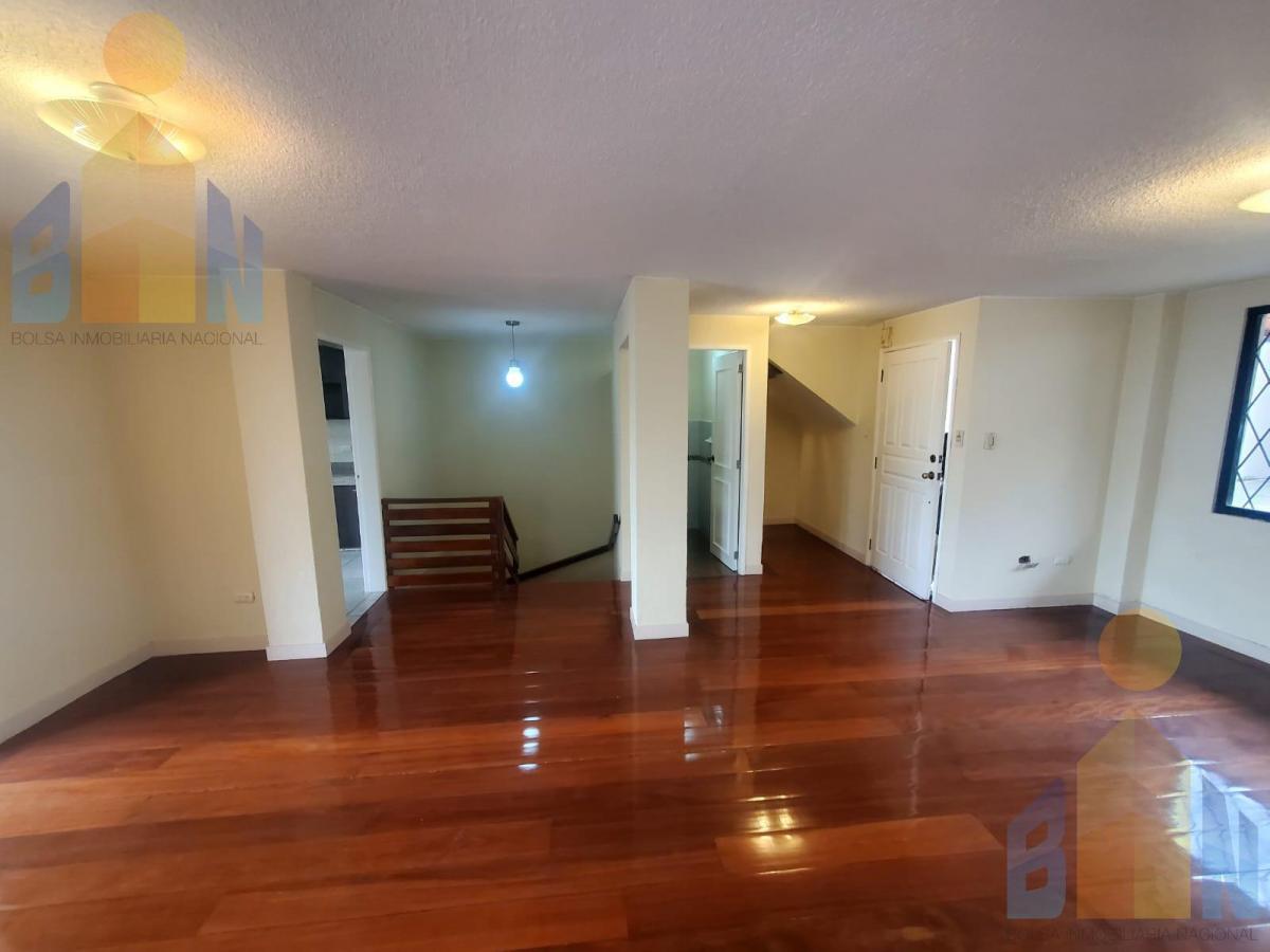 Amplio Departamento Duplex en Venta en Mojas Sector Valle de Los Chillos — imagen 5