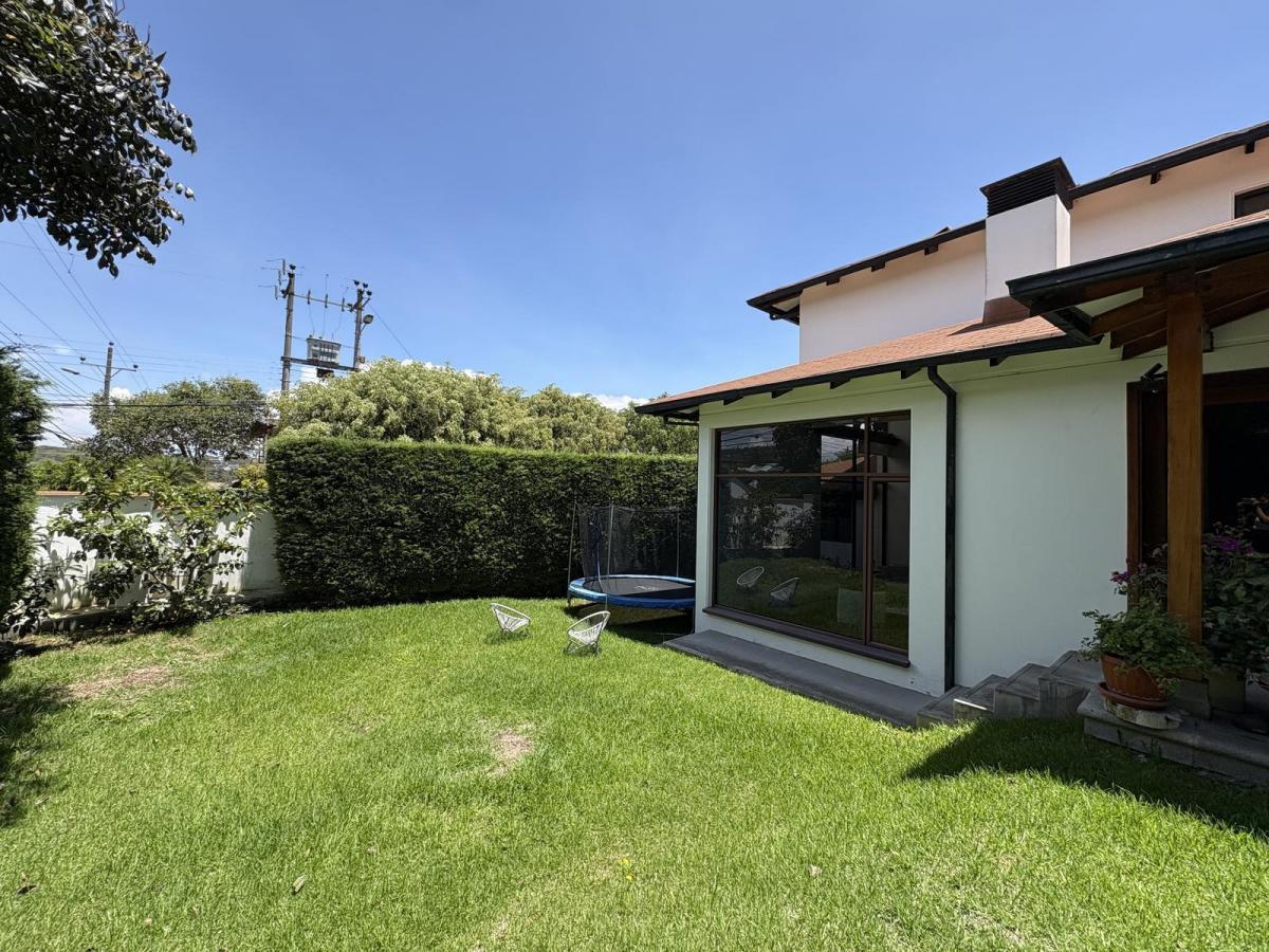 Vendo Casa Independiente Reservorio de Cumbaya Dentro de Urbanización — imagen 9