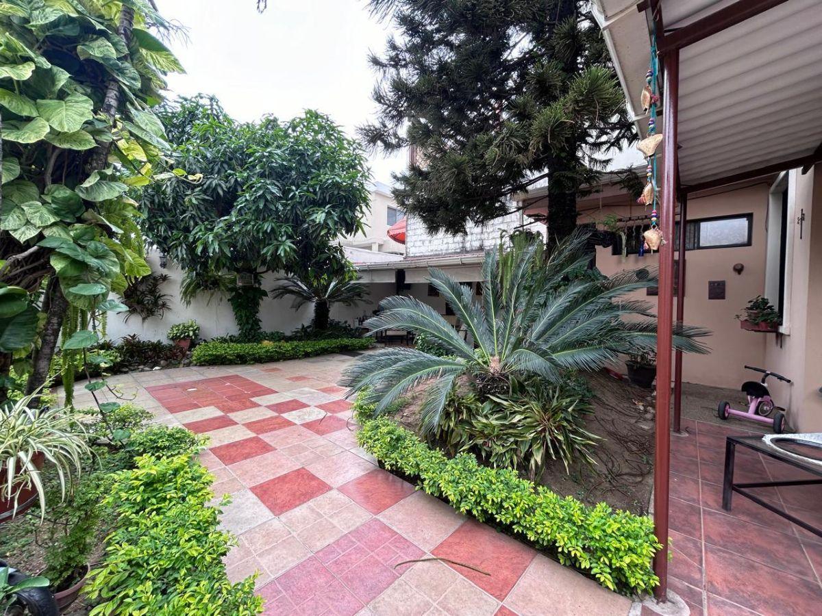 Casa en Venta en Ceibos Norte | Frente a Parque | Amplio Patio y Terraza, Guayas — imagen 7