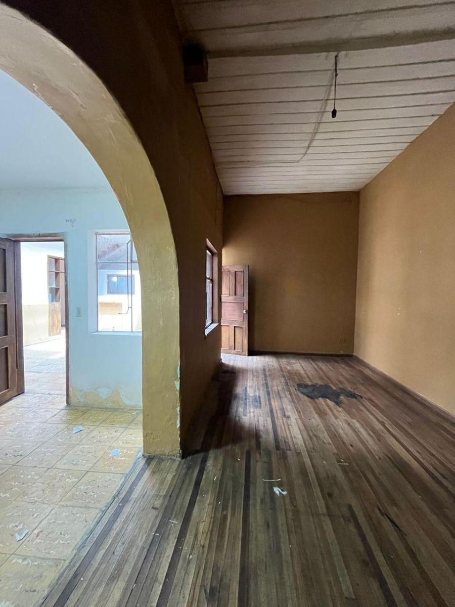 Casa Patrimonial de Venta en El Centro de La Ciudad, Azuay — imagen 7