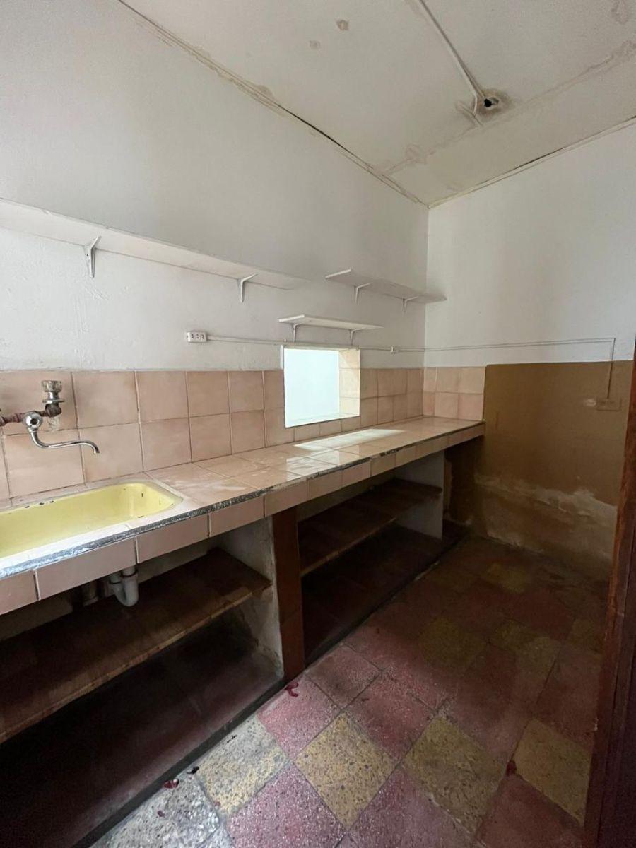 Casa Patrimonial de Venta en El Centro de La Ciudad, Azuay — imagen 6