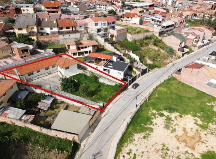 En Venta Terreno 397 m² Sector Circo Social, Azuay — imagen 1