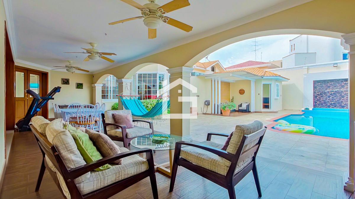 Casa en Venta con Piscina en La Carolina, Machala, El Oro — imagen 3