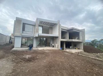 Casa en Venta 3 Dorm. 200 m de Area Verde, Nayon — imagen 5