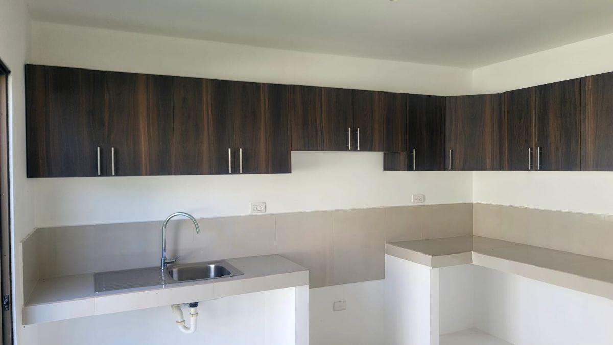 Casa de Estreno en Venta en La Rioja Av Leon Febres Cordero - Mae. Recalde, Guayas — imagen 8