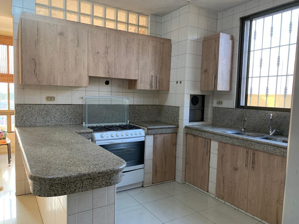 Casa en Venta – Urb. Portón de Las Lomas – 3 Niveles – Piscina y Ascensor (War), Guayas — imagen 7
