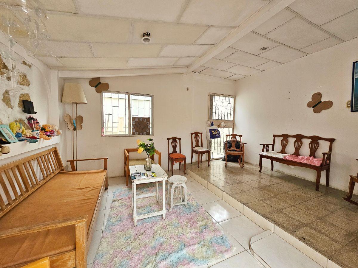 De Oportunidad Casa de 200 m² con 4 Habitaciones en Venta en La Milina Para Remodelar — imagen 6