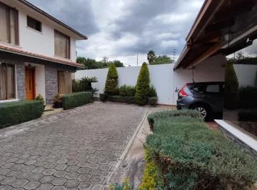 Vendo Casa de 4 Dorm., Valle de Los Chillos, Sector Supermaxi San Gabriel — imagen 3